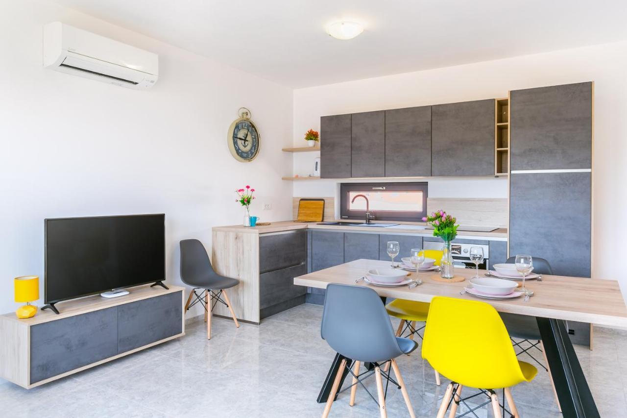 Nevia Apartment เมดูลิน ภายนอก รูปภาพ