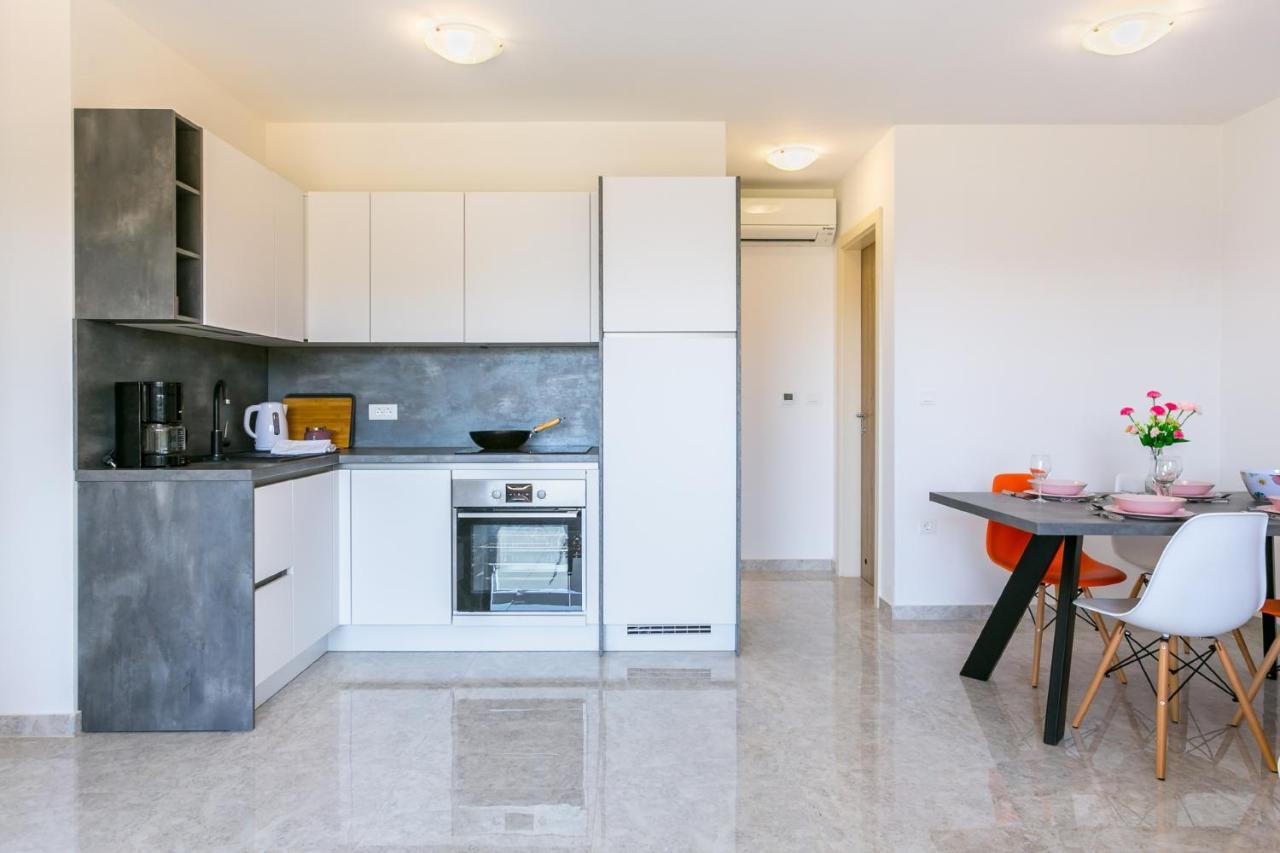 Nevia Apartment เมดูลิน ภายนอก รูปภาพ